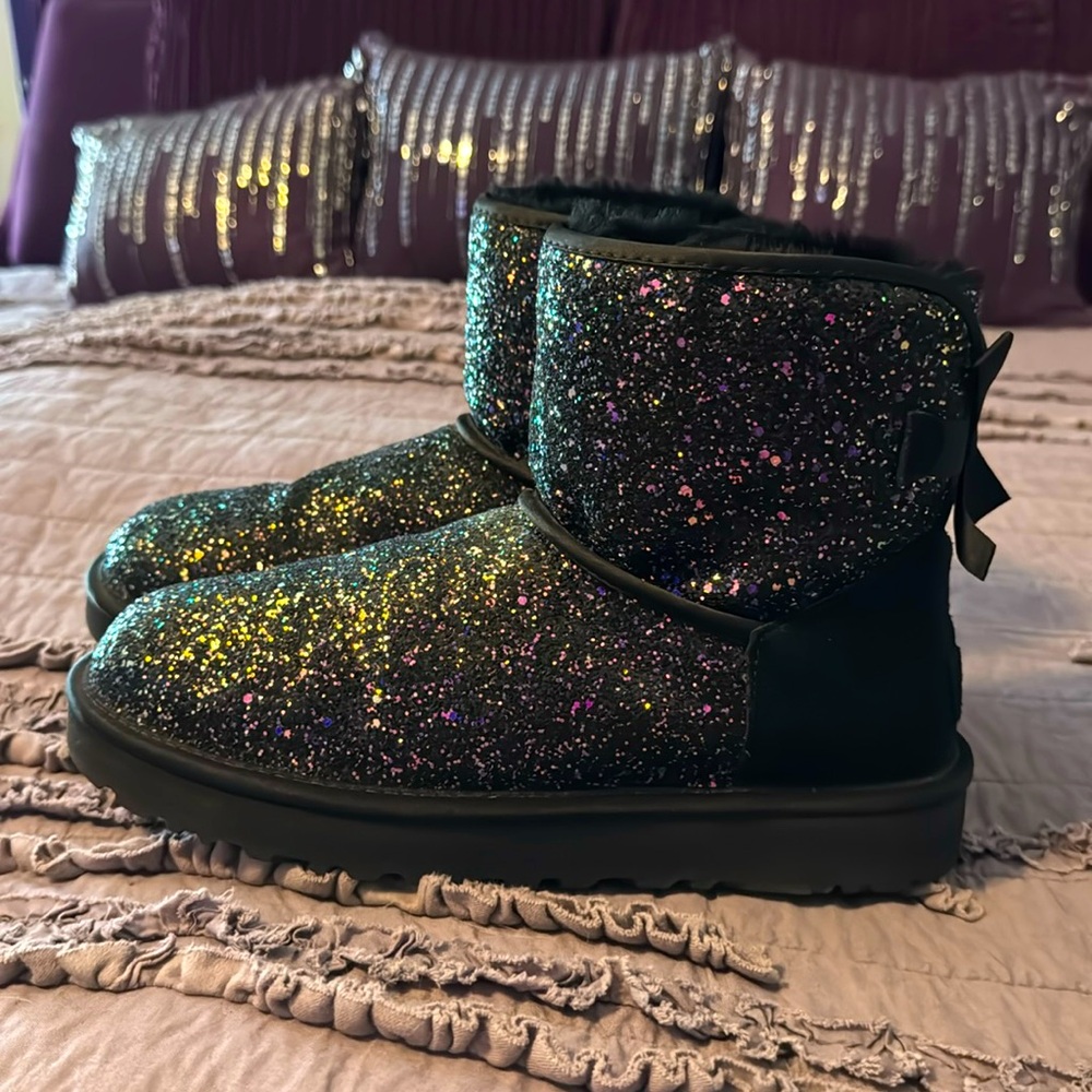 UGG Classic Bailey Bow Black Purple Glitter LIMITED Cosmo Boots - Size 9
